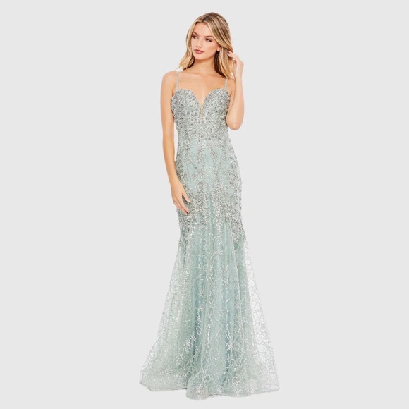MAC DUGGALEmbellished Sleeveless Plunge Neck Trumpet Gown